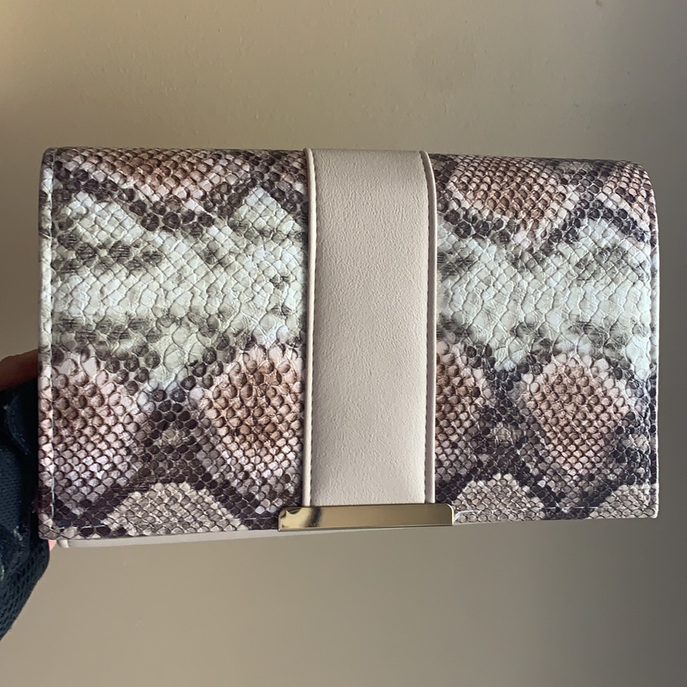 NWT CRUISE CLUB Tan animal Print Clutch purse Evening bag goldtone trim & chain - Picture 2 of 13